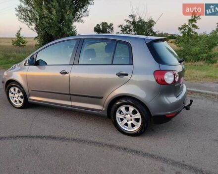 Серый Фольксваген Гольф Плюс, объемом двигателя 1.6 л и пробегом 175 тыс. км за 5800 $, фото 1 на Automoto.ua