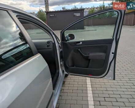 Фольксваген Гольф Плюс 2006 в Черкассах на Automoto.ua Серый Фольксваген Гольф Плюс, объемом двигателя 1.6 л и пробегом 140 тыс. км за 7500 $, фото 12 на Automoto.ua