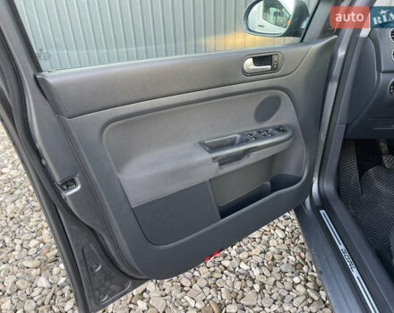 Серый Фольксваген Гольф Плюс, объемом двигателя 1.6 л и пробегом 261 тыс. км за 6550 $, фото 21 на Automoto.ua