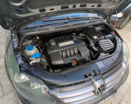 Серый Фольксваген Гольф Плюс, объемом двигателя 1.6 л и пробегом 290 тыс. км за 6500 $, фото 5 на Automoto.ua