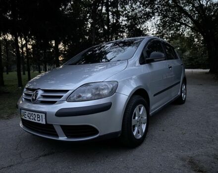 Серый Фольксваген Гольф Плюс, объемом двигателя 1.6 л и пробегом 202 тыс. км за 4499 $, фото 2 на Automoto.ua
