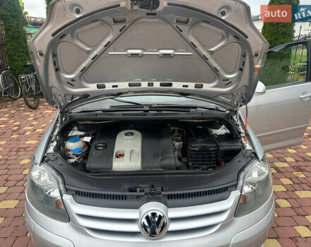 Серый Фольксваген Гольф Плюс, объемом двигателя 1.6 л и пробегом 250 тыс. км за 5300 $, фото 6 на Automoto.ua