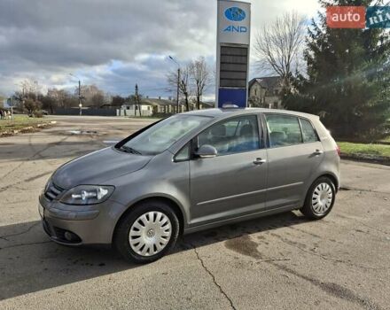Серый Фольксваген Гольф Плюс, объемом двигателя 1.4 л и пробегом 227 тыс. км за 5500 $, фото 1 на Automoto.ua