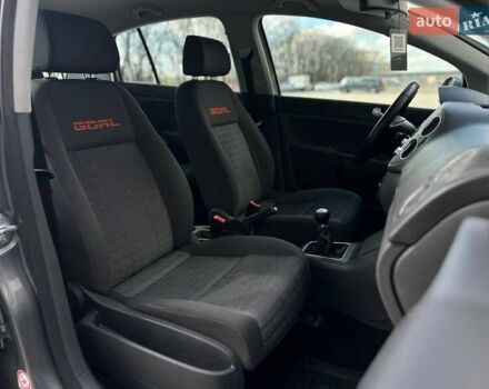 Серый Фольксваген Гольф Плюс, объемом двигателя 1.39 л и пробегом 212 тыс. км за 5500 $, фото 13 на Automoto.ua