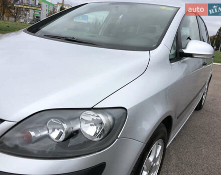 Серый Фольксваген Гольф Плюс, объемом двигателя 1.6 л и пробегом 202 тыс. км за 6800 $, фото 10 на Automoto.ua