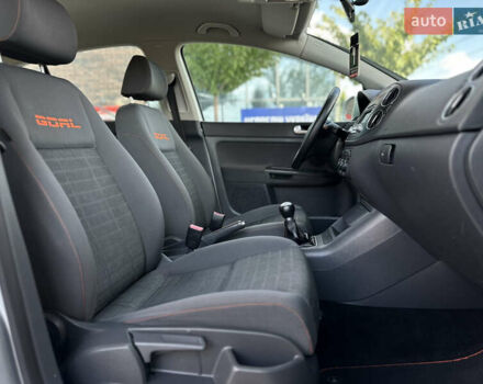 Серый Фольксваген Гольф Плюс, объемом двигателя 1.6 л и пробегом 221 тыс. км за 6400 $, фото 39 на Automoto.ua