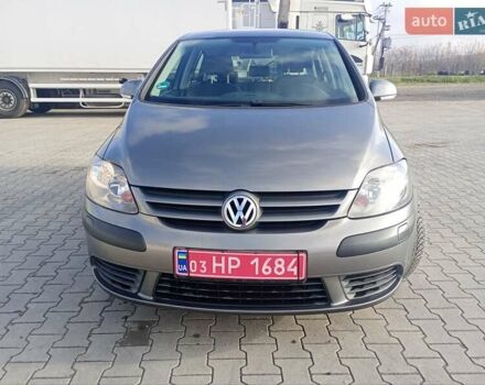 Сірий Фольксваген Golf Plus, об'ємом двигуна 1.6 л та пробігом 206 тис. км за 5700 $, фото 2 на Automoto.ua