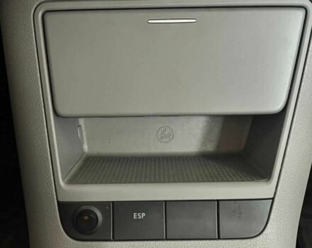 Серый Фольксваген Гольф Плюс, объемом двигателя 1.6 л и пробегом 177 тыс. км за 7199 $, фото 4 на Automoto.ua