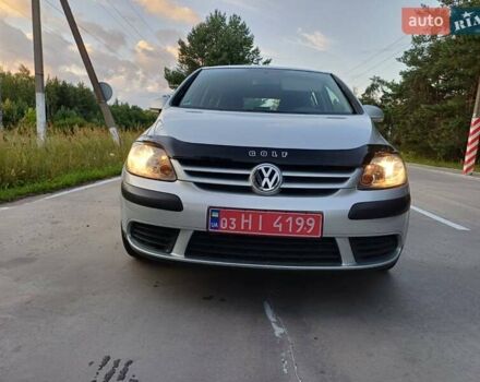 Серый Фольксваген Гольф Плюс, объемом двигателя 1.4 л и пробегом 160 тыс. км за 5400 $, фото 4 на Automoto.ua