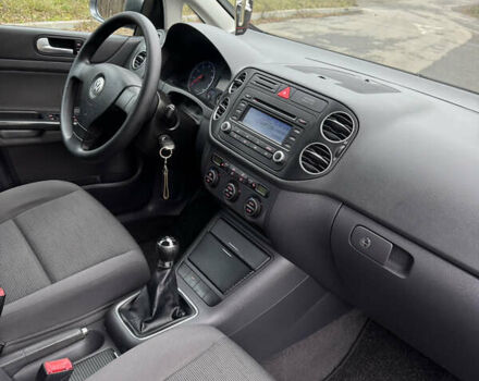 Серый Фольксваген Гольф Плюс, объемом двигателя 1.4 л и пробегом 226 тыс. км за 5300 $, фото 28 на Automoto.ua