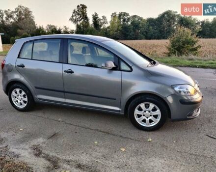 Серый Фольксваген Гольф Плюс, объемом двигателя 1.6 л и пробегом 175 тыс. км за 5800 $, фото 2 на Automoto.ua