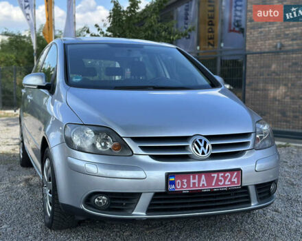 Серый Фольксваген Гольф Плюс, объемом двигателя 1.6 л и пробегом 221 тыс. км за 6400 $, фото 3 на Automoto.ua