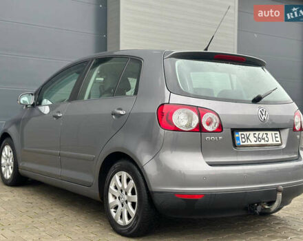 Серый Фольксваген Гольф Плюс, объемом двигателя 1.6 л и пробегом 215 тыс. км за 5499 $, фото 6 на Automoto.ua