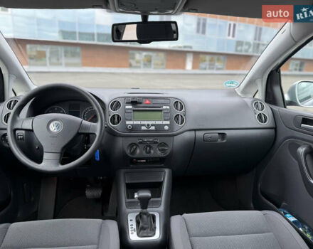 Серый Фольксваген Гольф Плюс, объемом двигателя 1.9 л и пробегом 169 тыс. км за 8300 $, фото 18 на Automoto.ua