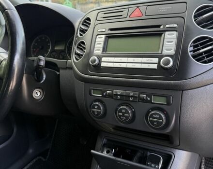 Серый Фольксваген Гольф Плюс, объемом двигателя 1.6 л и пробегом 227 тыс. км за 8900 $, фото 5 на Automoto.ua