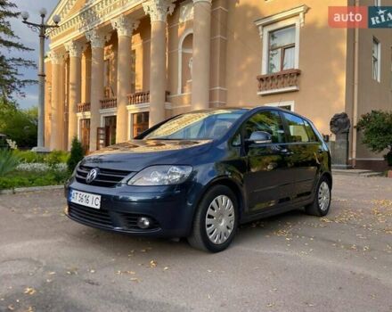 Серый Фольксваген Гольф Плюс, объемом двигателя 1.6 л и пробегом 197 тыс. км за 6300 $, фото 1 на Automoto.ua