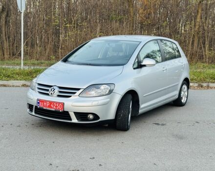 Серый Фольксваген Гольф Плюс, объемом двигателя 1.6 л и пробегом 180 тыс. км за 5699 $, фото 3 на Automoto.ua