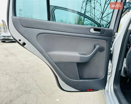 Серый Фольксваген Гольф Плюс, объемом двигателя 1.6 л и пробегом 183 тыс. км за 7200 $, фото 16 на Automoto.ua