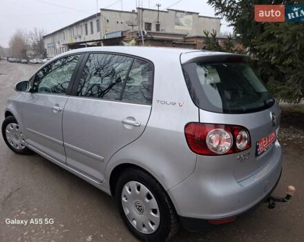 Серый Фольксваген Гольф Плюс, объемом двигателя 1.4 л и пробегом 222 тыс. км за 5850 $, фото 8 на Automoto.ua