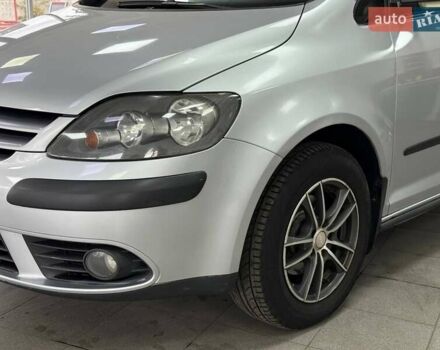 Серый Фольксваген Гольф Плюс, объемом двигателя 1.6 л и пробегом 283 тыс. км за 6490 $, фото 3 на Automoto.ua