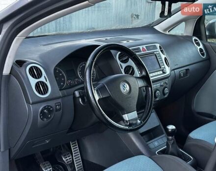 Серый Фольксваген Гольф Плюс, объемом двигателя 1.6 л и пробегом 223 тыс. км за 7499 $, фото 72 на Automoto.ua