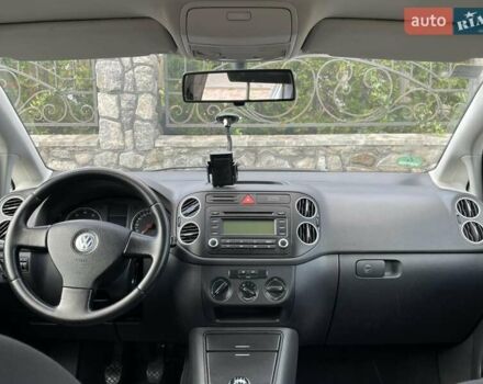 Серый Фольксваген Гольф Плюс, объемом двигателя 1.6 л и пробегом 202 тыс. км за 5800 $, фото 1 на Automoto.ua