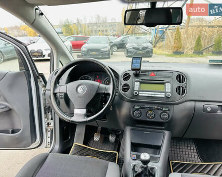 Серый Фольксваген Гольф Плюс, объемом двигателя 1.6 л и пробегом 183 тыс. км за 7200 $, фото 19 на Automoto.ua