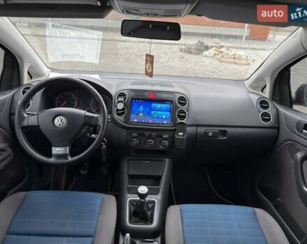 Серый Фольксваген Гольф Плюс, объемом двигателя 2 л и пробегом 278 тыс. км за 6700 $, фото 8 на Automoto.ua