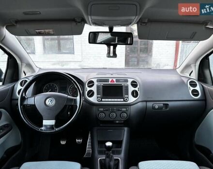 Серый Фольксваген Гольф Плюс, объемом двигателя 1.6 л и пробегом 223 тыс. км за 7499 $, фото 95 на Automoto.ua