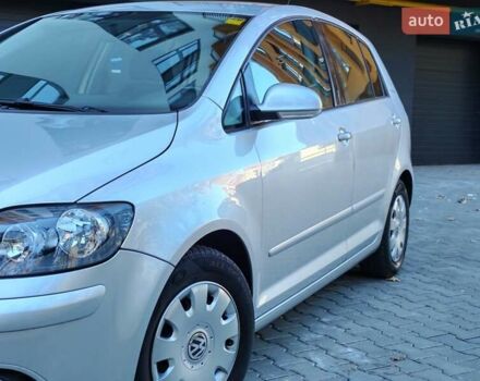 Серый Фольксваген Гольф Плюс, объемом двигателя 1.6 л и пробегом 181 тыс. км за 5599 $, фото 1 на Automoto.ua