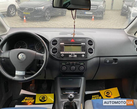 Серый Фольксваген Гольф Плюс, объемом двигателя 1.4 л и пробегом 227 тыс. км за 6300 $, фото 13 на Automoto.ua