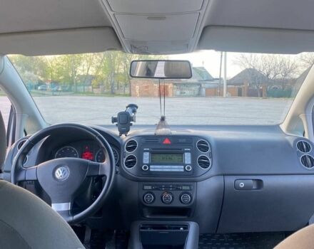 Серый Фольксваген Гольф Плюс, объемом двигателя 1.4 л и пробегом 186 тыс. км за 6300 $, фото 3 на Automoto.ua