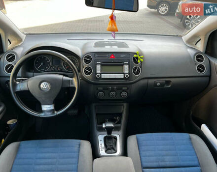 Сірий Фольксваген Golf Plus, об'ємом двигуна 1.39 л та пробігом 216 тис. км за 6200 $, фото 11 на Automoto.ua