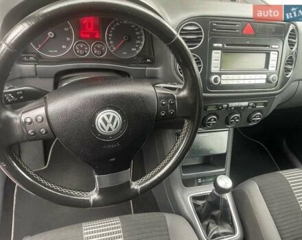 Серый Фольксваген Гольф Плюс, объемом двигателя 1.6 л и пробегом 198 тыс. км за 6900 $, фото 22 на Automoto.ua