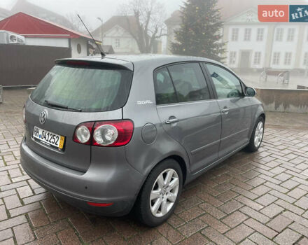 Серый Фольксваген Гольф Плюс, объемом двигателя 1.4 л и пробегом 201 тыс. км за 4600 $, фото 5 на Automoto.ua