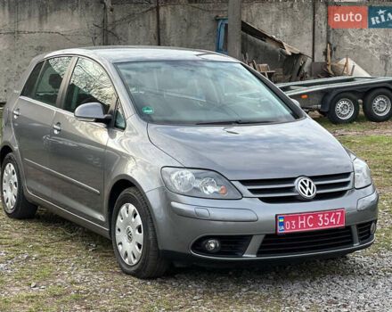Сірий Фольксваген Golf Plus, об'ємом двигуна 1.4 л та пробігом 237 тис. км за 5700 $, фото 2 на Automoto.ua