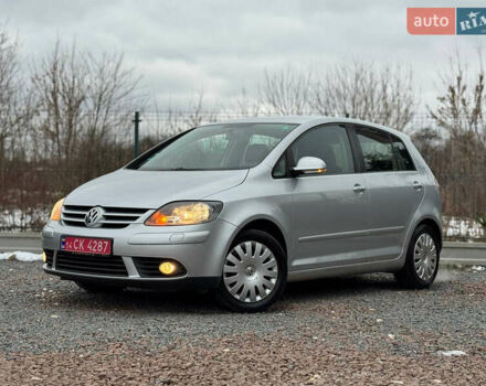 Серый Фольксваген Гольф Плюс, объемом двигателя 1.6 л и пробегом 220 тыс. км за 6190 $, фото 4 на Automoto.ua