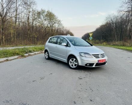 Серый Фольксваген Гольф Плюс, объемом двигателя 1.6 л и пробегом 180 тыс. км за 5699 $, фото 1 на Automoto.ua