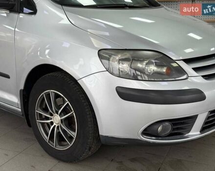 Серый Фольксваген Гольф Плюс, объемом двигателя 1.6 л и пробегом 283 тыс. км за 6490 $, фото 6 на Automoto.ua