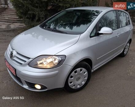 Серый Фольксваген Гольф Плюс, объемом двигателя 1.4 л и пробегом 222 тыс. км за 5850 $, фото 3 на Automoto.ua