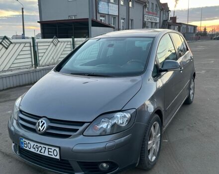 Серый Фольксваген Гольф Плюс, объемом двигателя 1.4 л и пробегом 218 тыс. км за 5500 $, фото 2 на Automoto.ua