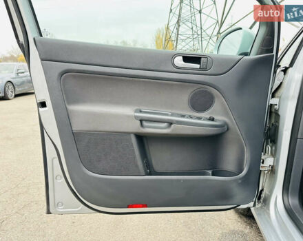 Серый Фольксваген Гольф Плюс, объемом двигателя 1.6 л и пробегом 183 тыс. км за 7200 $, фото 14 на Automoto.ua