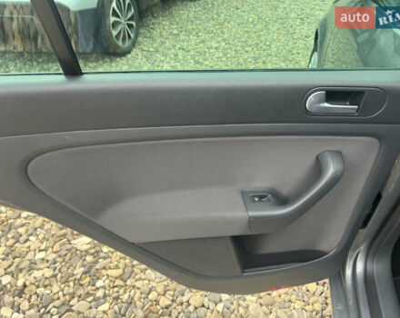 Серый Фольксваген Гольф Плюс, объемом двигателя 1.6 л и пробегом 220 тыс. км за 6599 $, фото 24 на Automoto.ua