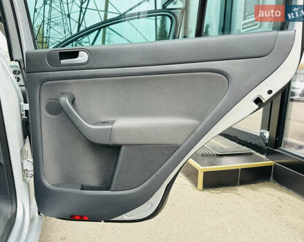 Серый Фольксваген Гольф Плюс, объемом двигателя 1.6 л и пробегом 183 тыс. км за 7200 $, фото 21 на Automoto.ua