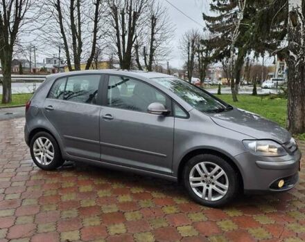 Серый Фольксваген Гольф Плюс, объемом двигателя 1.6 л и пробегом 188 тыс. км за 7100 $, фото 4 на Automoto.ua