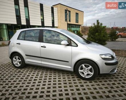 Серый Фольксваген Гольф Плюс, объемом двигателя 1.6 л и пробегом 163 тыс. км за 6900 $, фото 3 на Automoto.ua