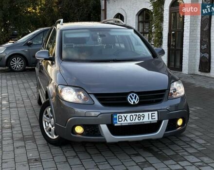 Серый Фольксваген Гольф Плюс, объемом двигателя 1.6 л и пробегом 223 тыс. км за 7499 $, фото 1 на Automoto.ua