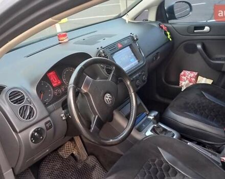 Серый Фольксваген Гольф Плюс, объемом двигателя 1.4 л и пробегом 255 тыс. км за 6500 $, фото 7 на Automoto.ua