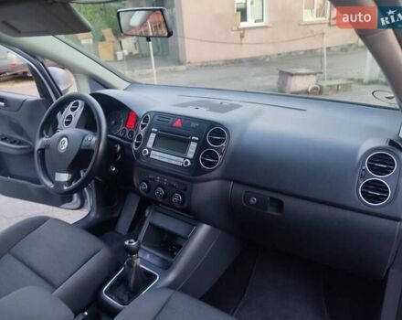 Сірий Фольксваген Golf Plus, об'ємом двигуна 1.4 л та пробігом 220 тис. км за 4400 $, фото 20 на Automoto.ua