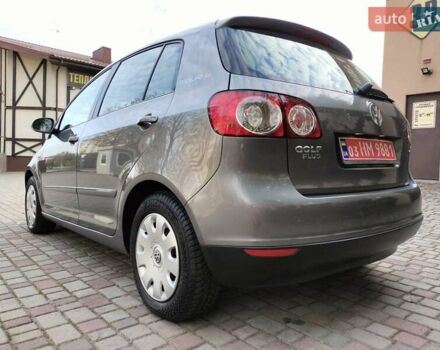Серый Фольксваген Гольф Плюс, объемом двигателя 1.6 л и пробегом 106 тыс. км за 7300 $, фото 7 на Automoto.ua